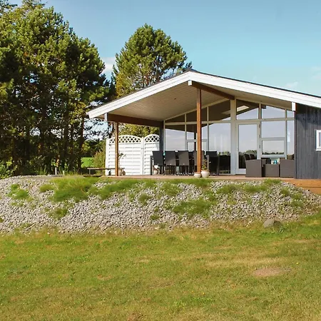 Skovsangervej X * Knebel