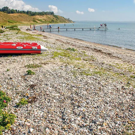 Skovsangervej X * Knebel